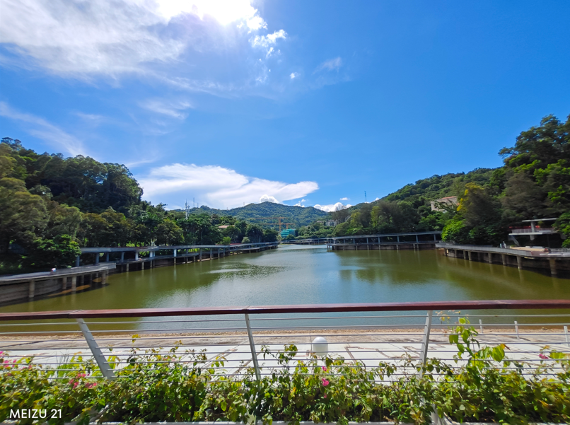 广东省深圳市银湖水库大坝智能安全监测