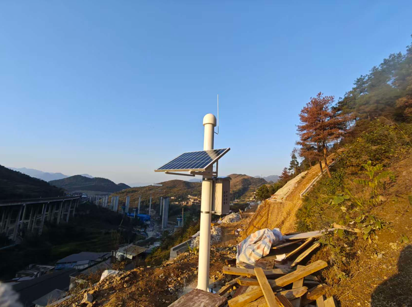 贵州省茅台至苍龙段G212公路边坡智能安全监测